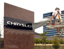 Chrysler reduce numărul modelelor produse şi reţeaua de dealeri, pentru a micşora costurile