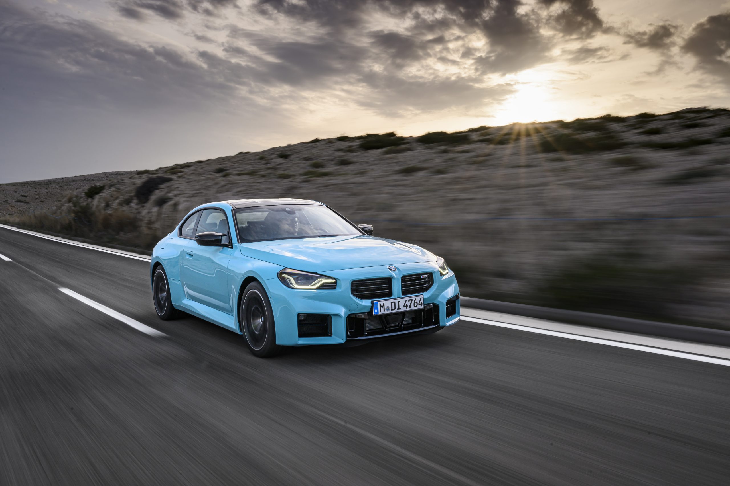 BMW M2 primește tracțiune integrală M xDrive: Performanțe sporite și tehnologie de ultimă oră