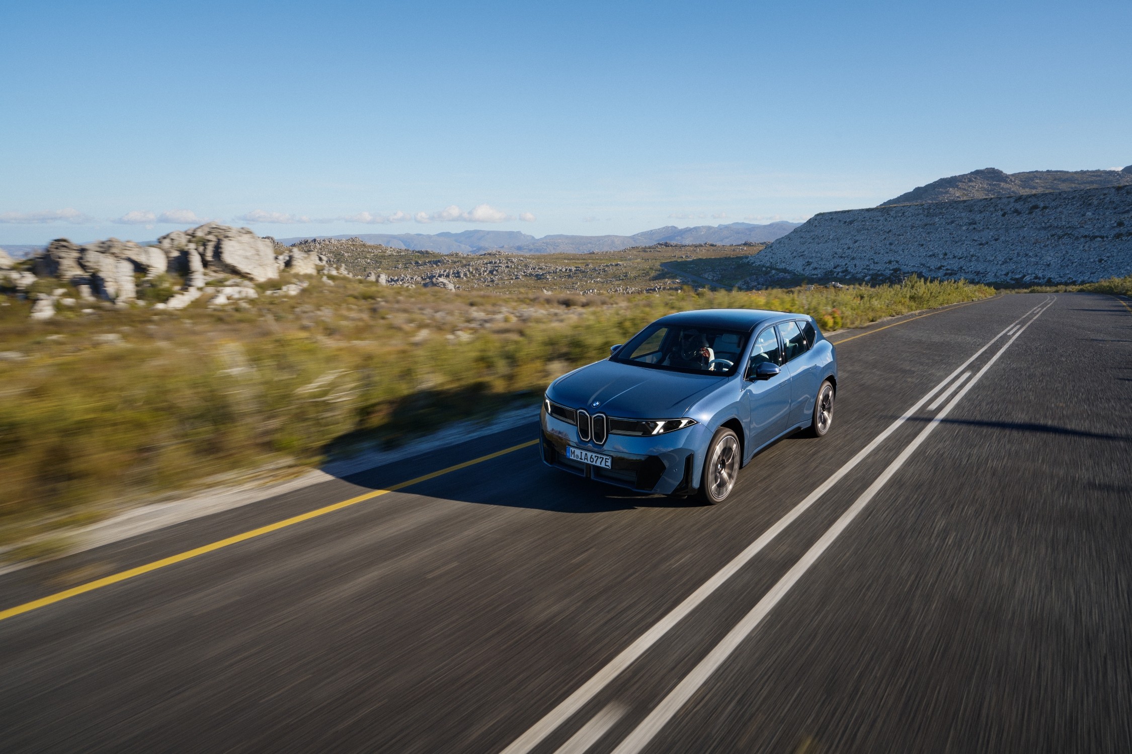 BMW prezintă tehnologiile modelelor iX3 și i7 printr-o campanie video inedită