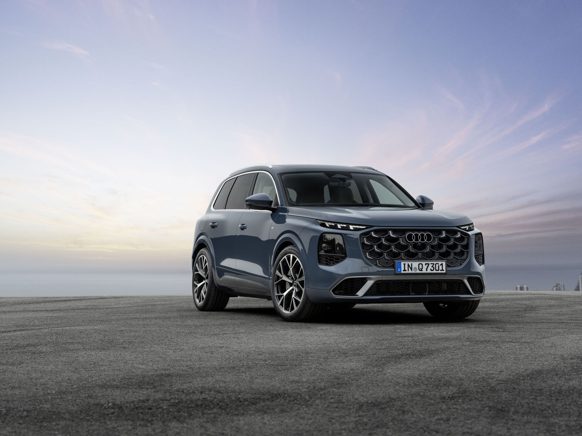 Audi Q7 2026: A treia generație a SUV-ului premium aduce inovații tehnologice și eficiență motorizată